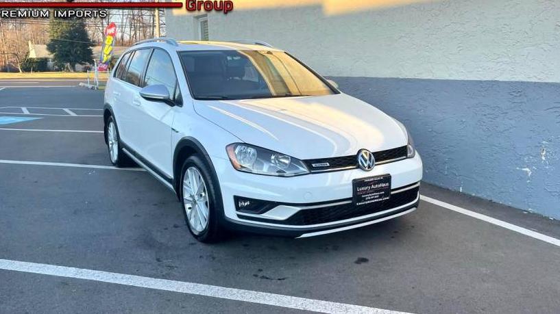 VOLKSWAGEN GOLF ALLTRACK 2017 3VWH17AU9HM510914 image VOLKSWAGEN GOLF ALLTRACK 2017 3VWH17AU9HM510914 image